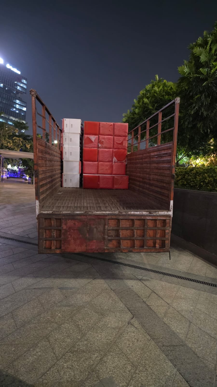 Second hand furniture by National Traders in Delhi NCR