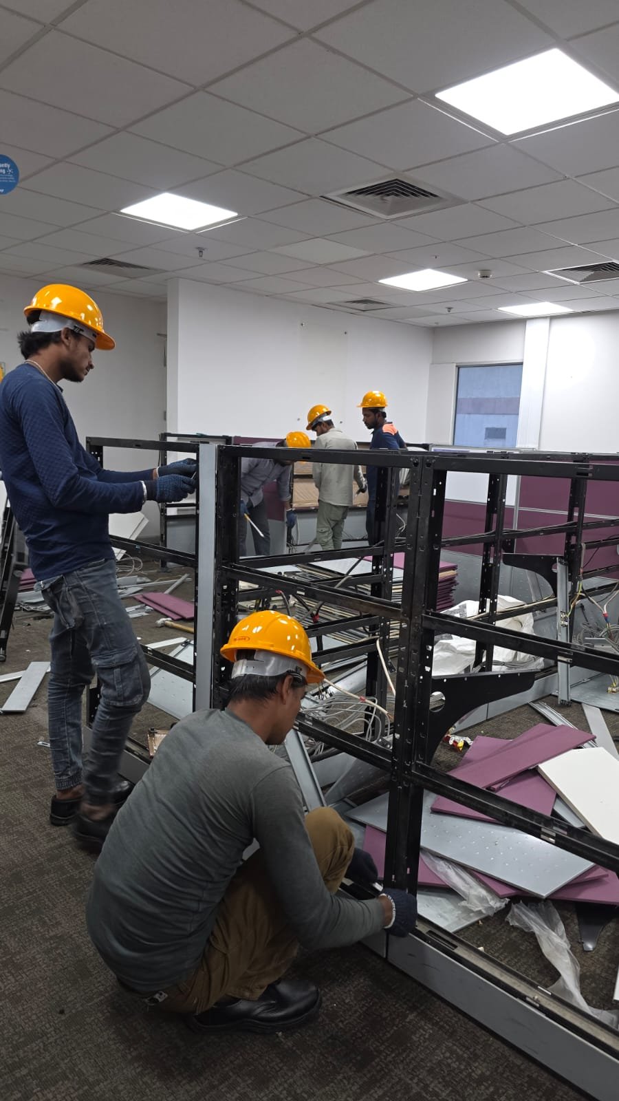 Second hand furniture dealing by National Traders in Chennai