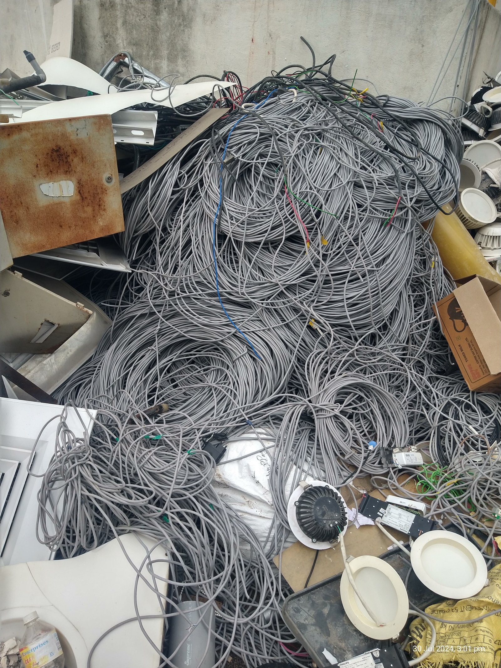 Glass partition dismantling by National Traders in Mumbai